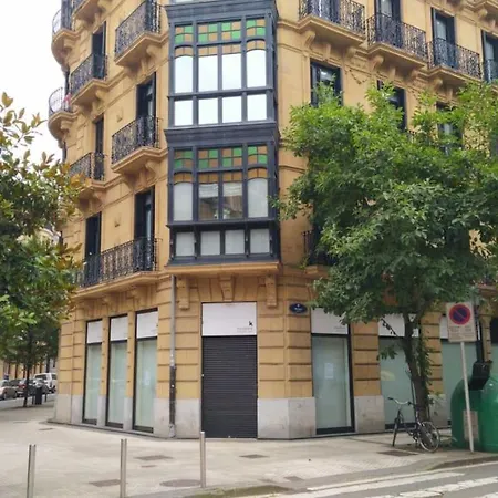 Centrico Y Amplio. Impecable. Restaurantes Bares Appartement